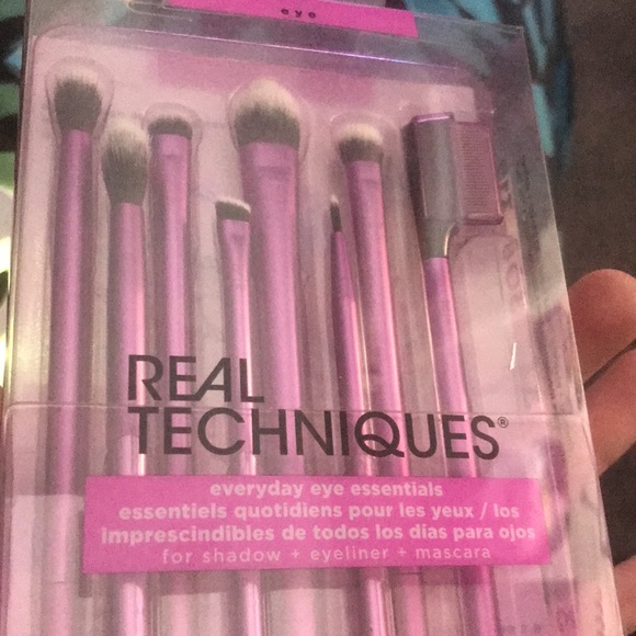 ✨🆕Real Techniques Every Day Eye Essentials Makeup Brushes Set!💜✨ - Picture 9 of 9